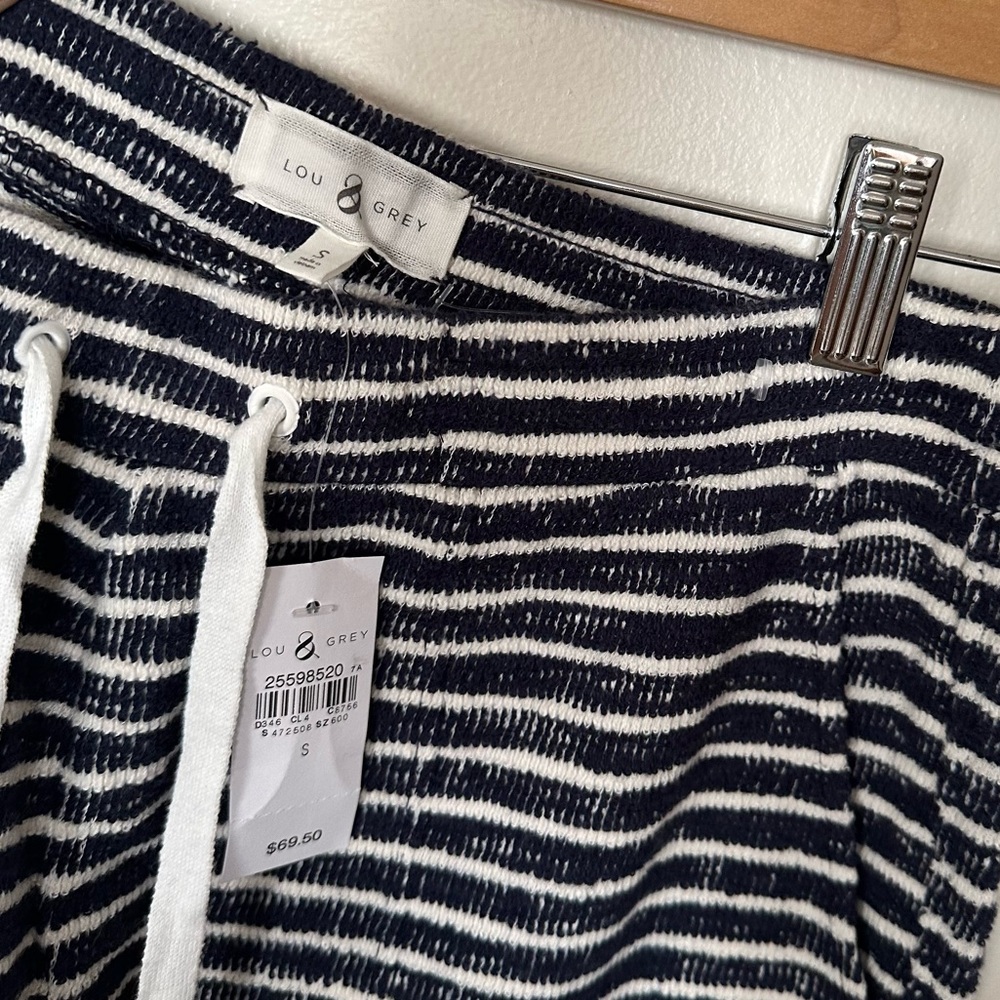 Lou & Grey Texture Loungewear Cropped Sweatpants Size Small Nautical Striped - Picture 5 of 9